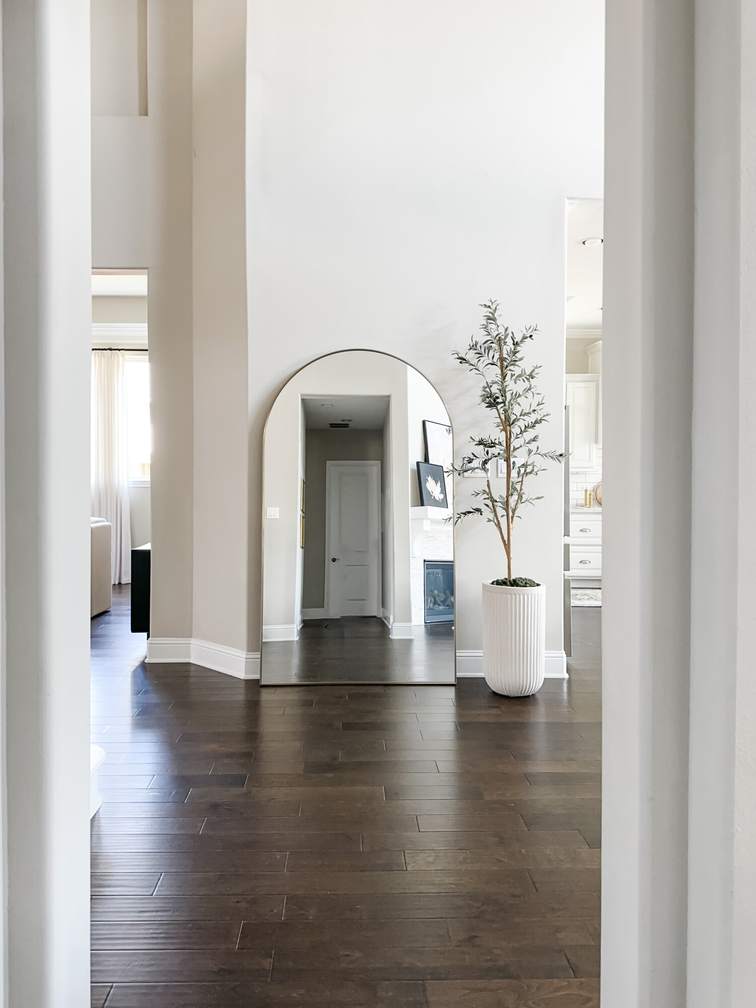 Walmart Home Decor, Essentials, Walmart Essentials, Home finds, Affordable, interior design, Walmart home, Walmart styling, home styling, essential home favorites, walmart home decor and essentials, entryway styling, how to style, arched mirror, entryway mirror 