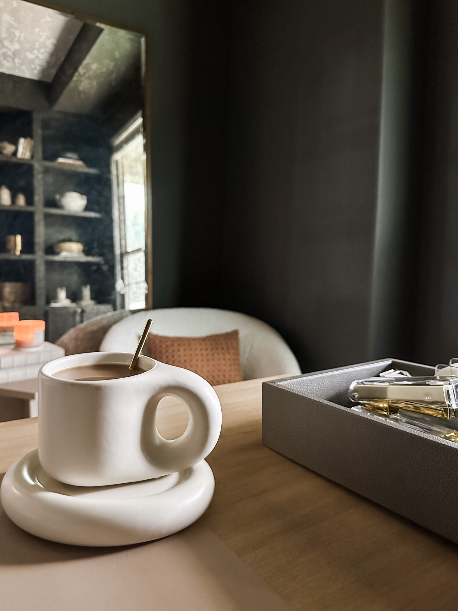 tips for creating a functional and comfortable home office | home, home office, home office styling, cozy corner, morning coffee, coffee mug, tray, mirror