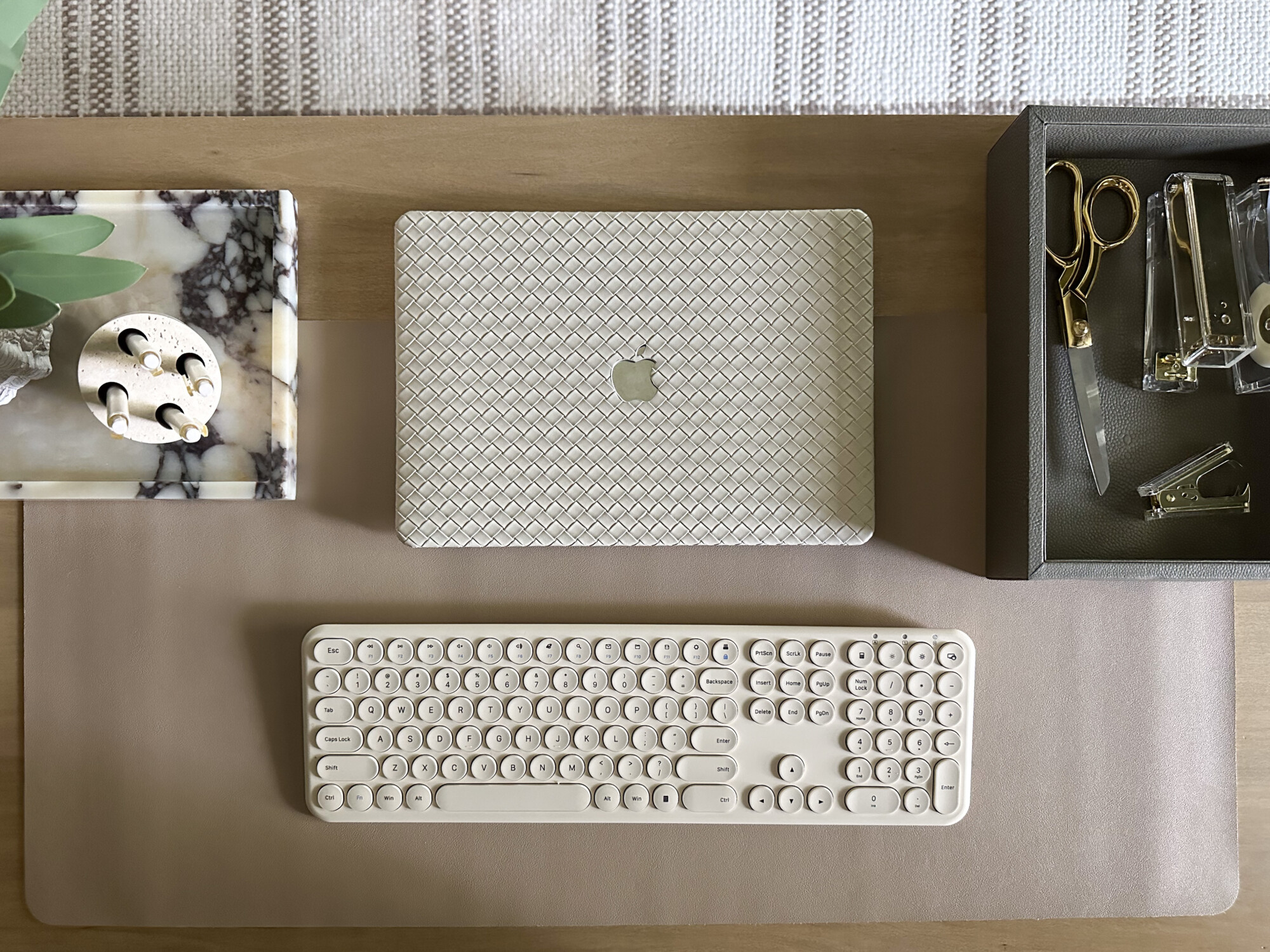 tips for creating a functional and comfortable home office | home, home office, home office styling, desk, desk accessories, keyboard, laptop, desk mat, marble tray