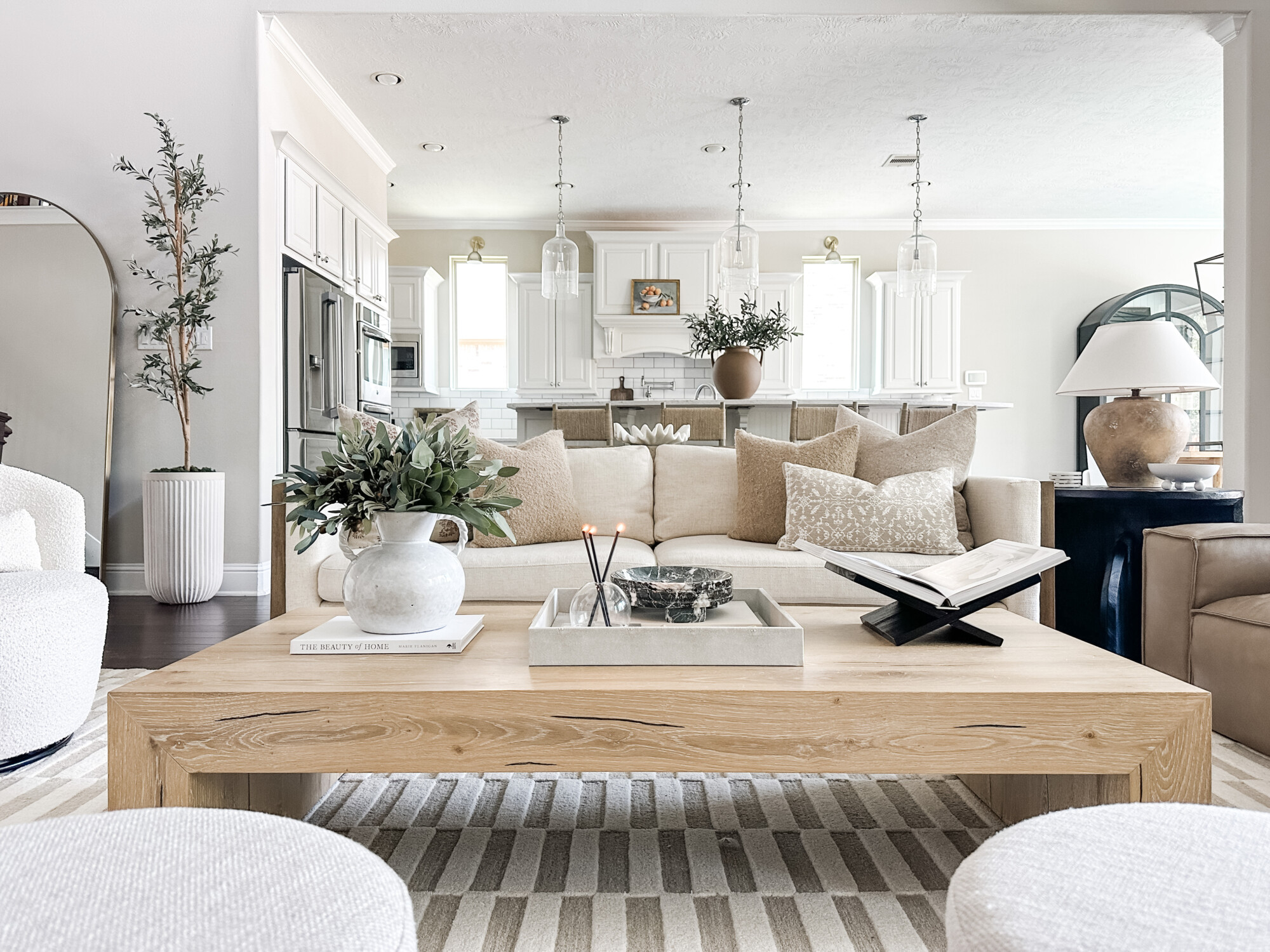 Tips for creating an elevated coffee table | coffee table decor, coffee table, coffee table styling, table decor, table decor styling, table styling, living room, living room decor, living room finds