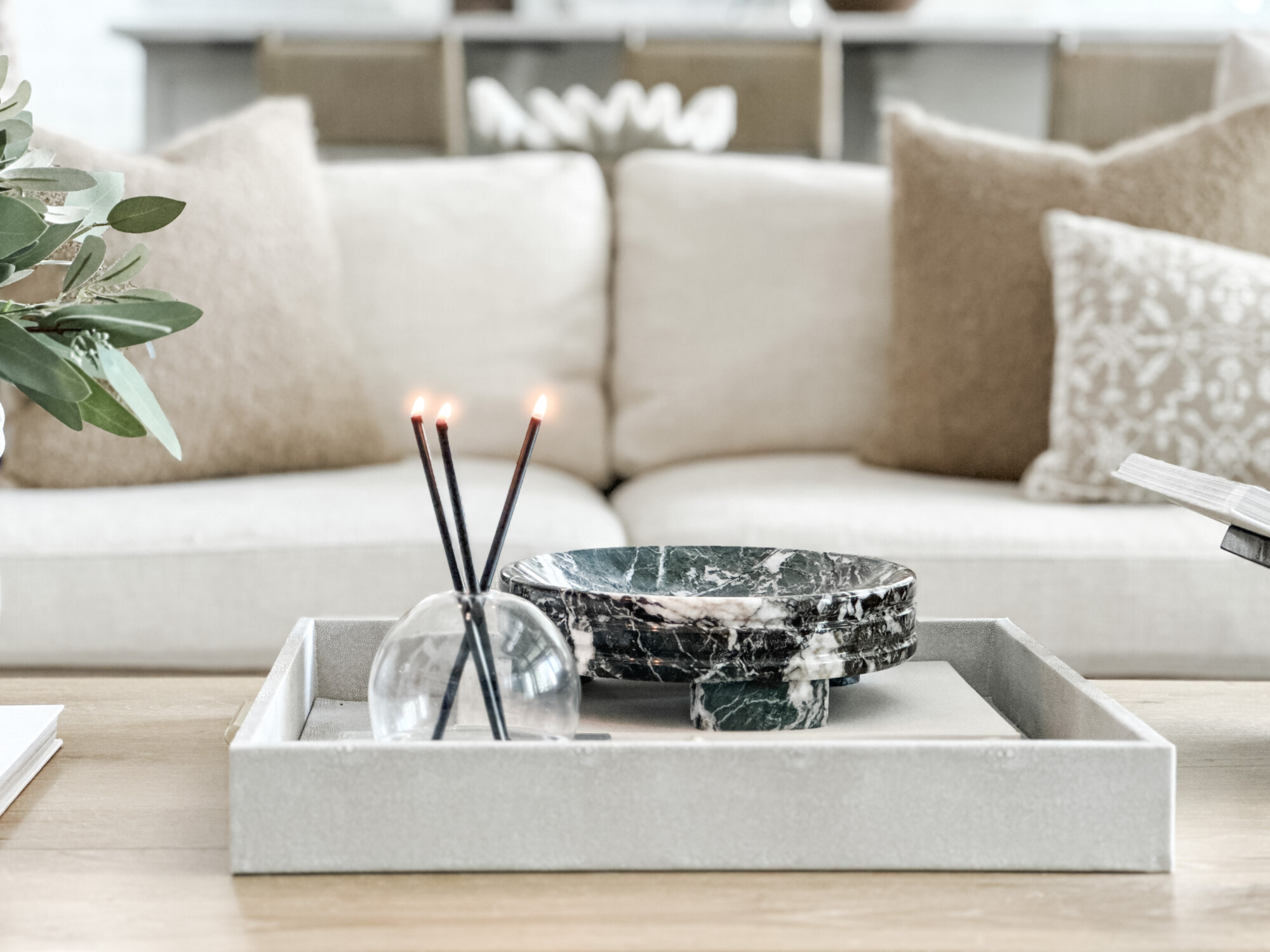 Tips for creating an elevated coffee table | coffee table decor, coffee table, coffee table styling, table decor, table decor styling, table styling, living room, living room decor, living room finds