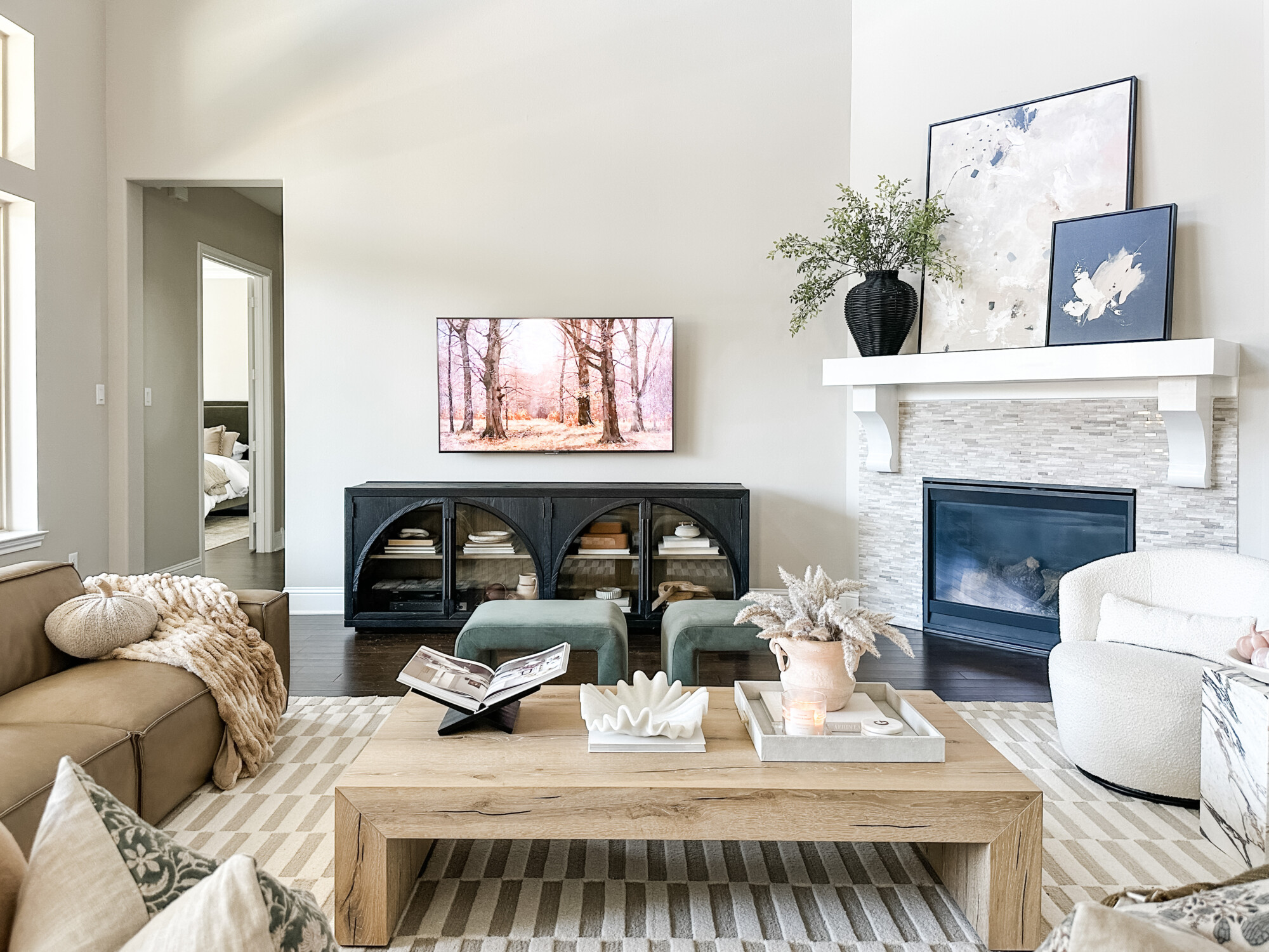 Seasonal Decor | Fall-ing in love with your home | Fall decor, fall home, fall home inspo, fall decorating, fall accents, pumpkins, fall colors, autumn home, autumn decor, autumn inspo, autumn decorating, decor finds, autumn colors, fall color scheme