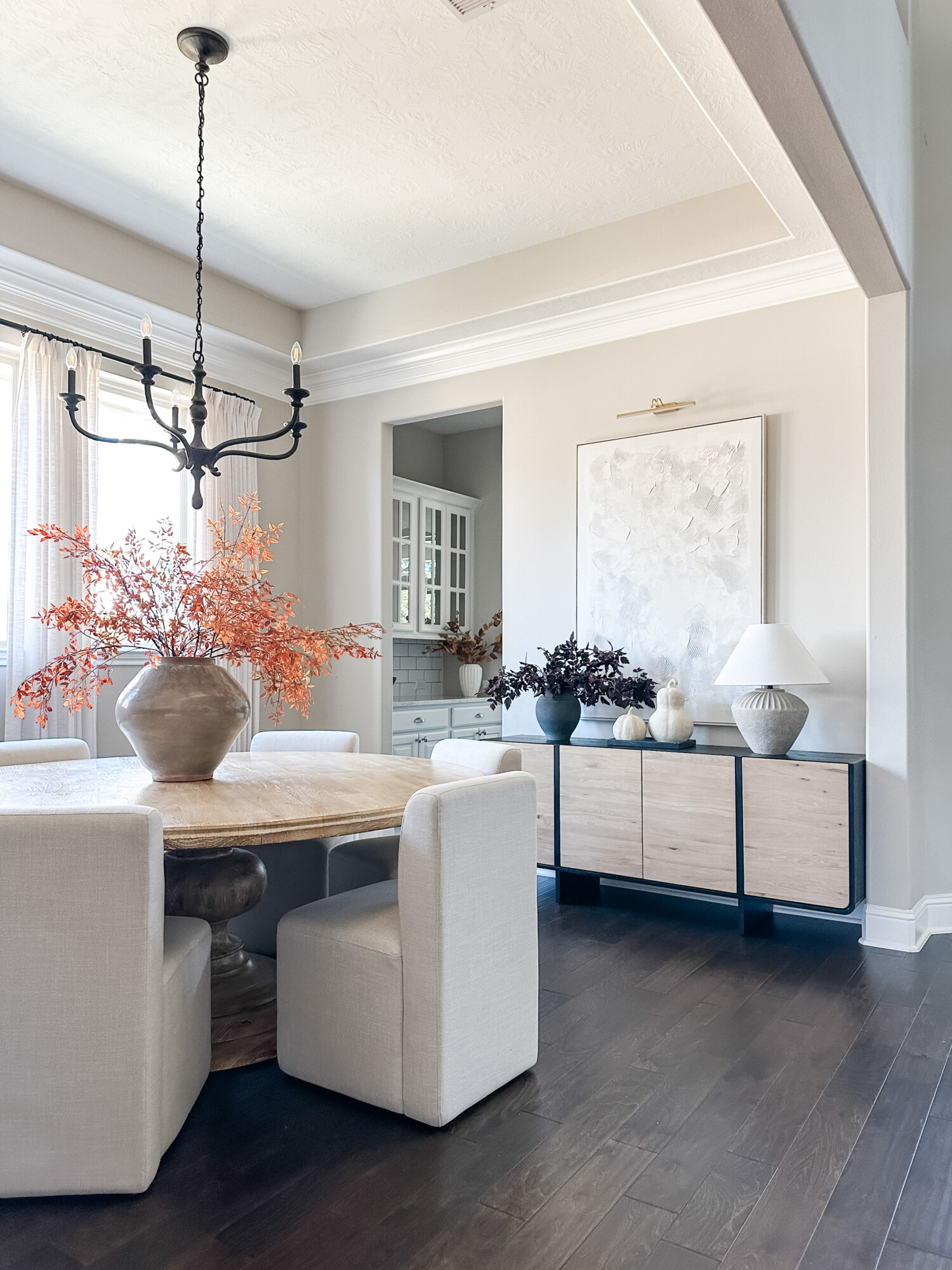 Seasonal Decor | Fall-ing in love with your home | Fall decor, fall home, fall home inspo, fall decorating, fall accents, pumpkins, fall colors, autumn home, autumn decor, autumn inspo, autumn decorating, decor finds, autumn colors, fall color scheme