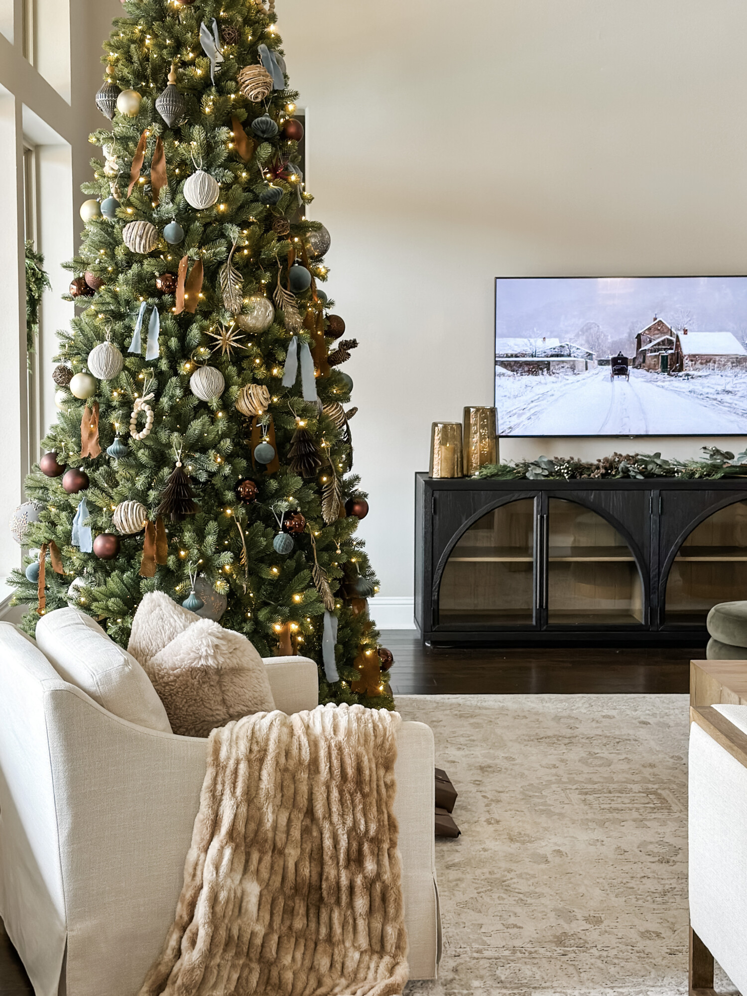 home for the holidays decor round up | holiday, holiday home, holiday home tour, ornaments, side table, christmas, christmas tree, living room inspo