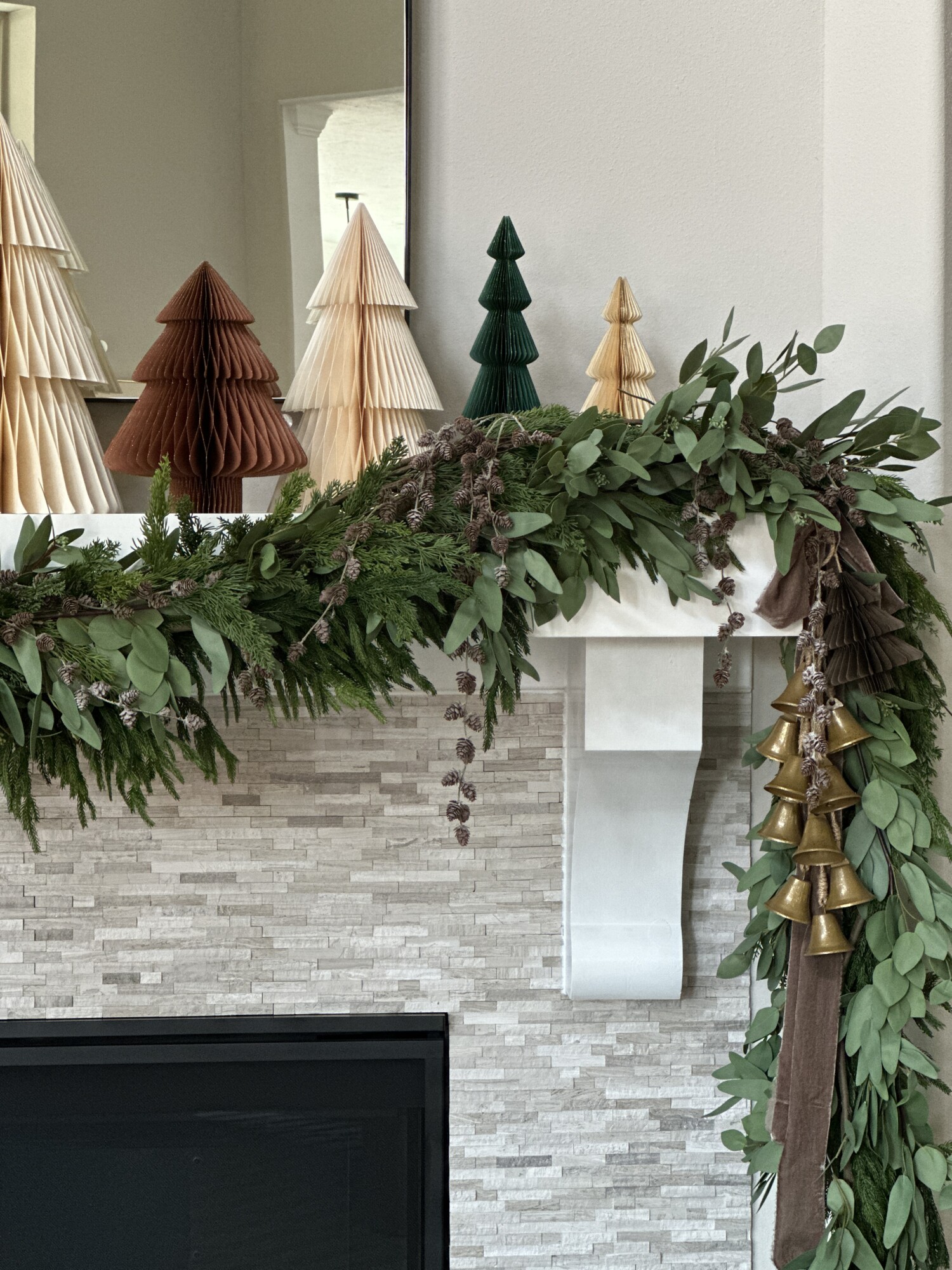 'Tis the Season to Style Your Holiday Mantel | holiday, christmas, garland, living room, decor, christmas tree, fireplace, mantel