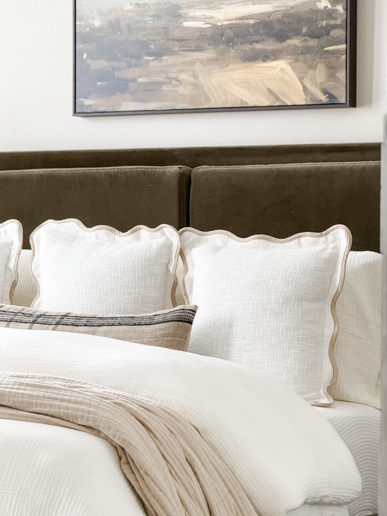 King bed styling, summer bed, dining table styling, spring to summer bed