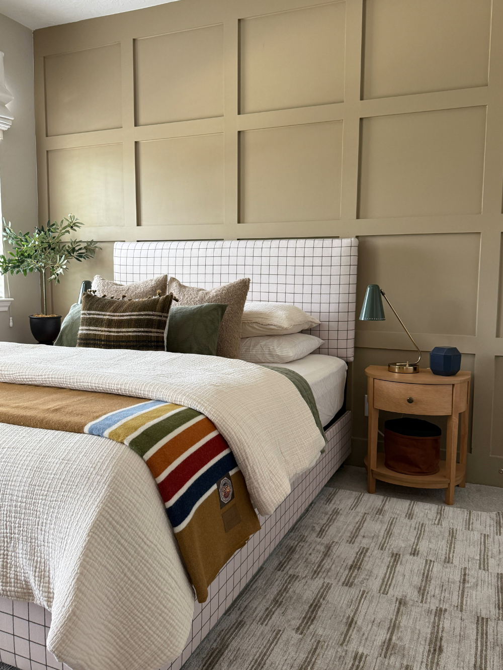 green and neutral boys room